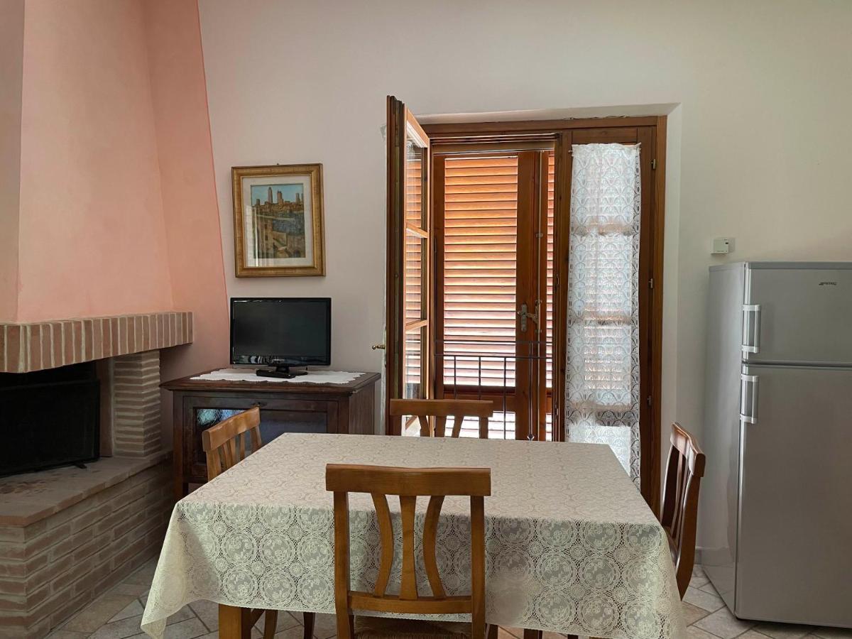 Casa Vacanza Le Case San Gimignano Ngoại thất bức ảnh