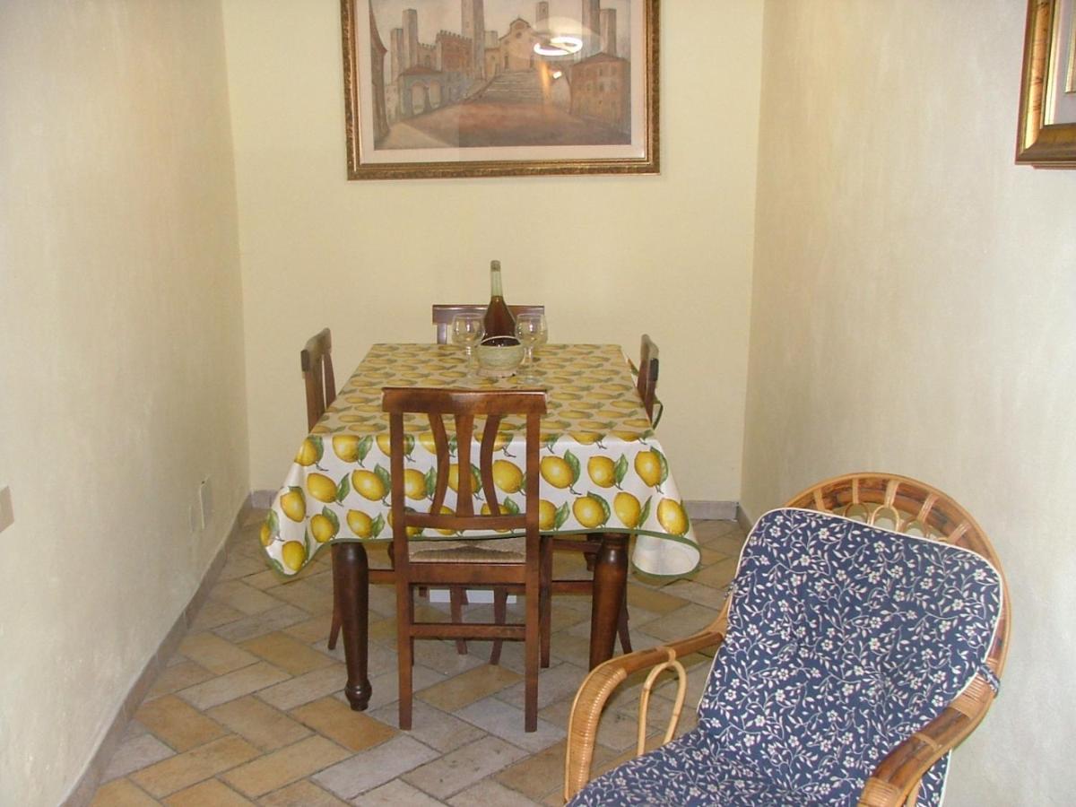 Casa Vacanza Le Case San Gimignano Ngoại thất bức ảnh